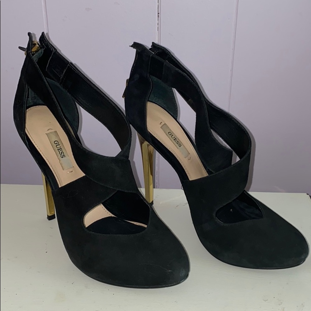 Guess black and gold suede pumps size 9